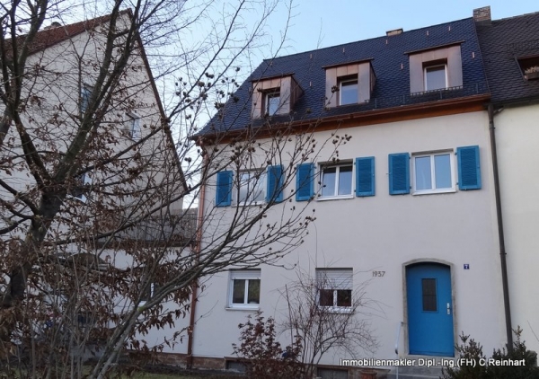 3,5 Zimmer EG Wohnung mit Terrasse und Garten